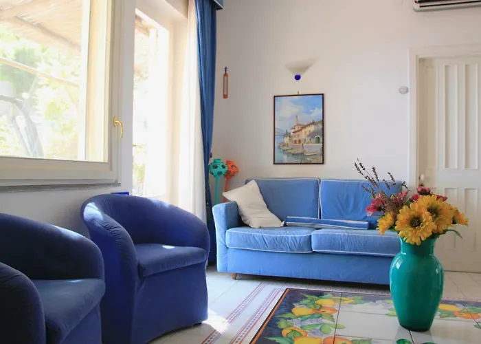 Apartment Flower Power *