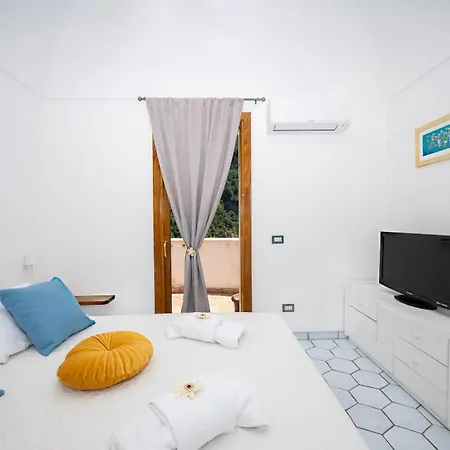 Flower Power Apartment *