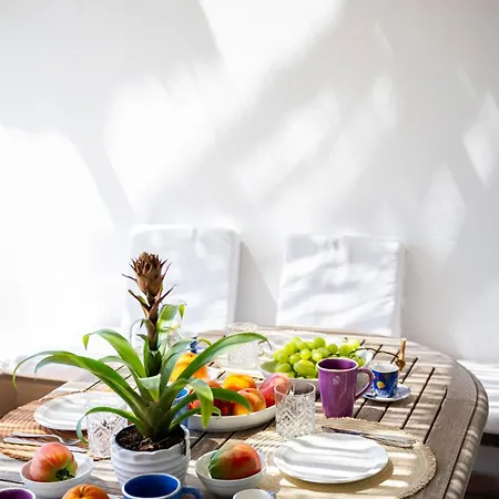 Flower Power Apartment