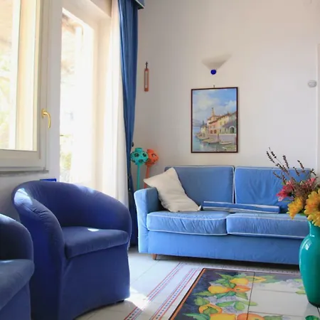 Apartment Flower Power *